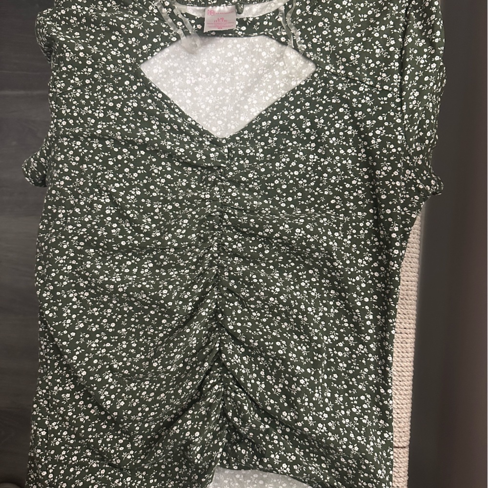 choker blouse
